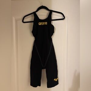 Arena Carbon Core FX size 24